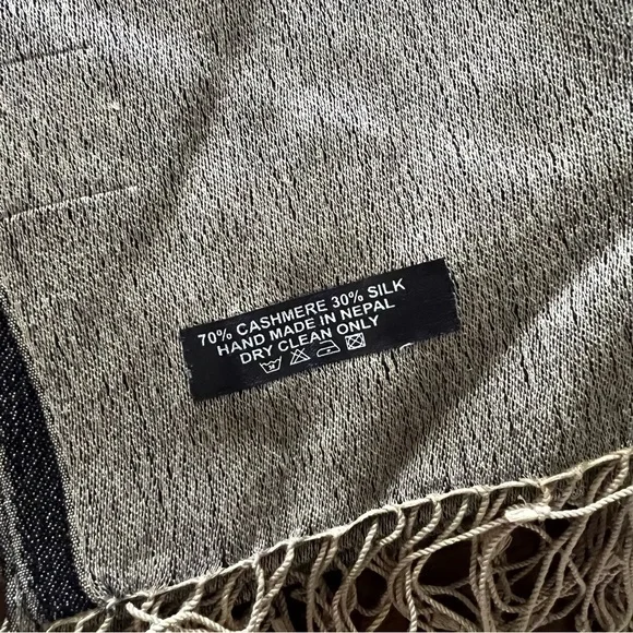 Brand New with Tags Black & Gold Silk and Cashmere Fringed Scarf - NWT - Picture 3 of 6